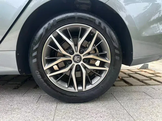 BYD Qin PLUS — Фото автомобиля 7