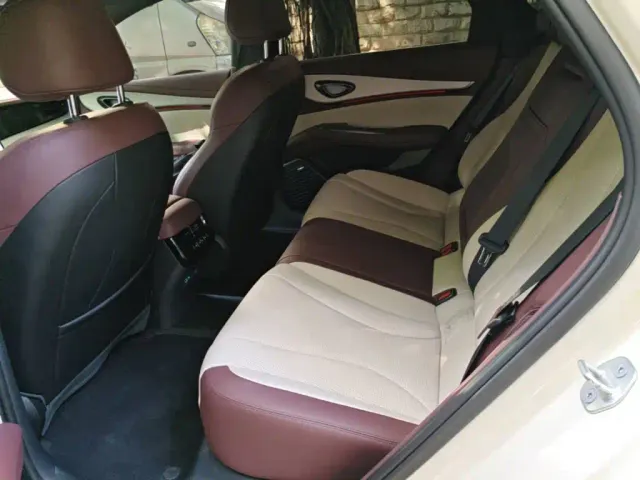 BYD Seal 07 DM-i — Фото автомобиля 16