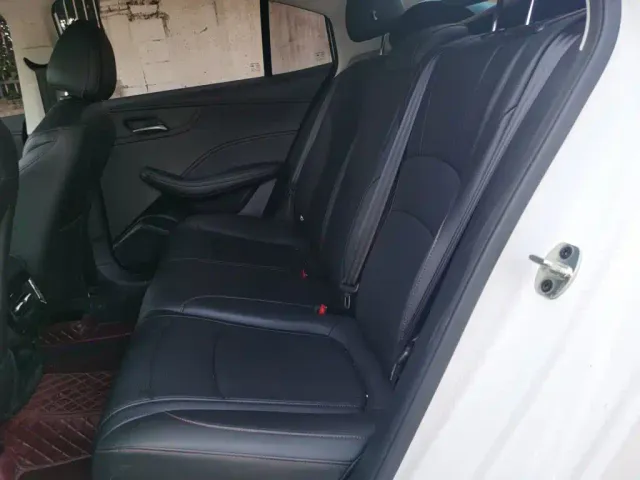 Roewe i5 — Фото автомобиля 14