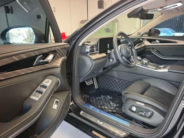 Hongqi H9 — Фото автомобиля 3