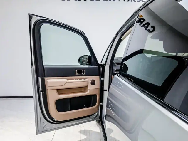 Li Auto MEGA — Фото автомобиля 10