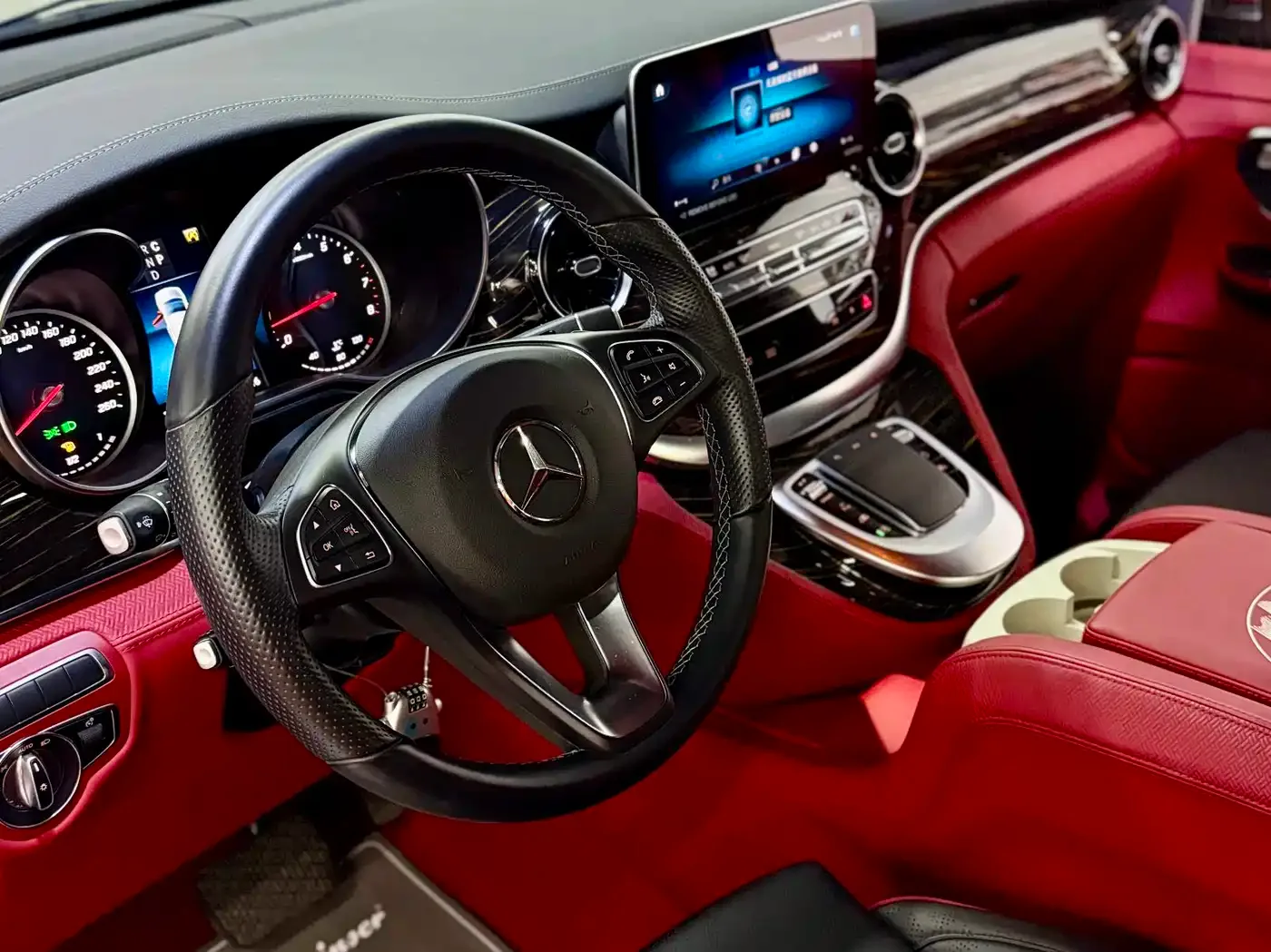 Shangzhe Shangzhe V-Class 2021 V260L Platinum Horse Edition — Фото автомобиля 5