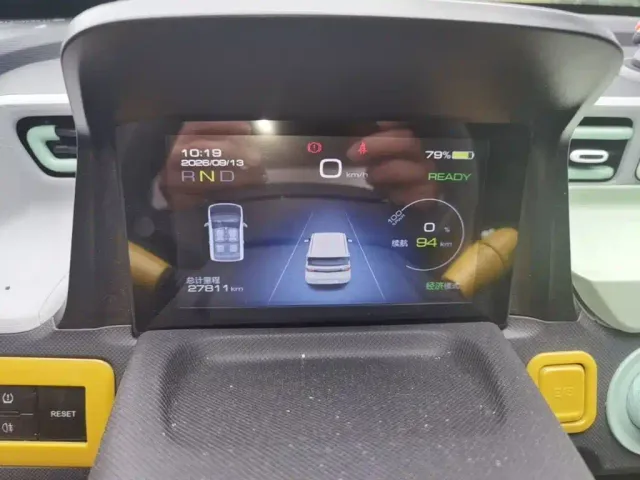 Wuling Hongguang Mini EV — Фото автомобиля 11