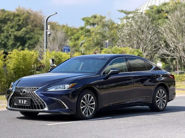 Lexus ES — Фото автомобиля 3
