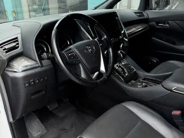 Toyota Vellfire — Фото автомобиля 2