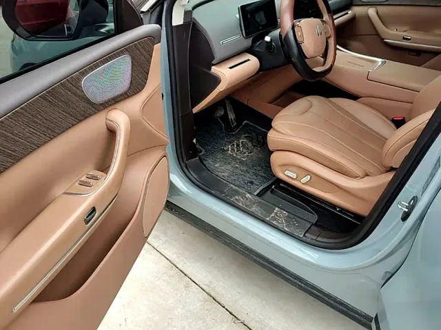 Leapmotor C11 — Фото автомобиля 15