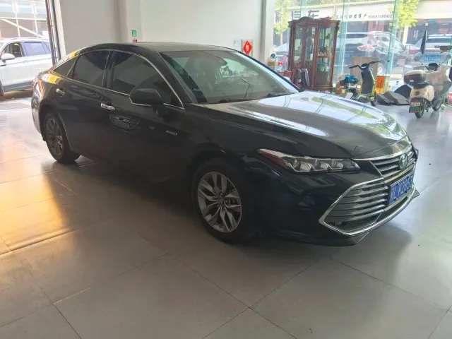 Toyota Avalon 2022 Hybrid 2.5L Luxury Edition — Фото автомобиля 3