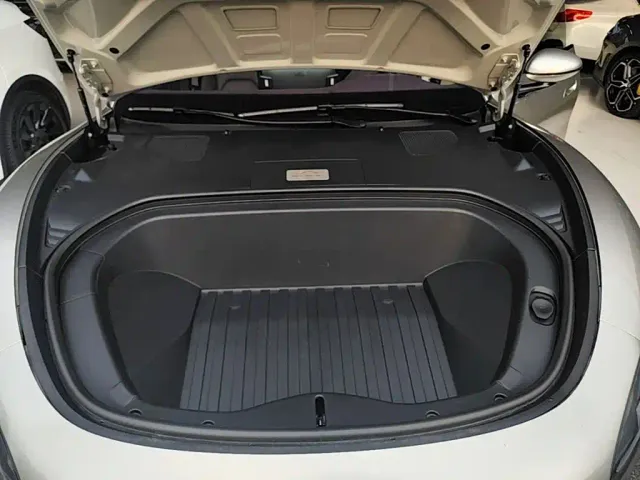 Xiaomi SU7 — Фото автомобиля 19