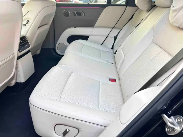 Li Auto i6 — Фото автомобиля 10