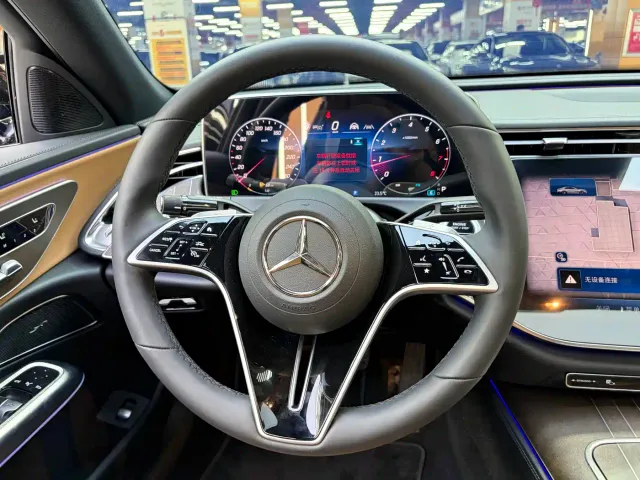 Mercedes-Benz E-Class — Фото автомобиля 25