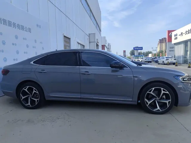 Volkswagen Passat — Фото автомобиля 6
