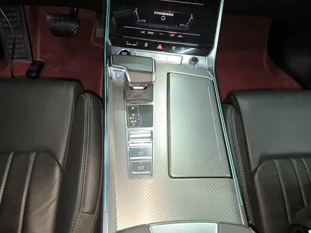 Audi A6L — Фото автомобиля 13