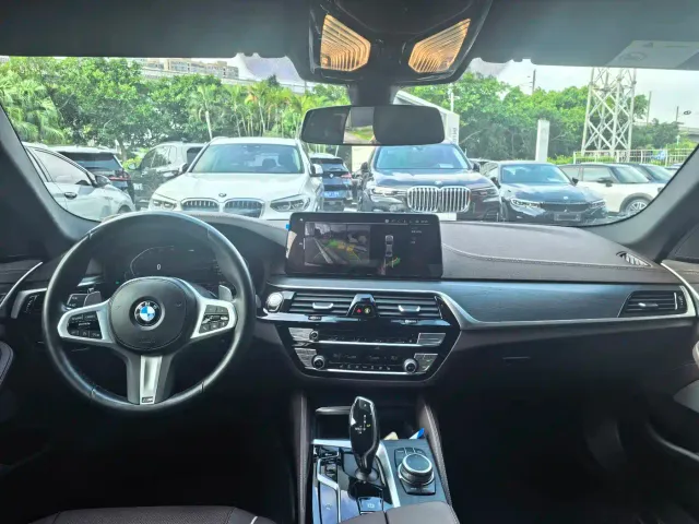 BMW 5 Series — Фото автомобиля 7