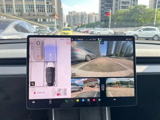 Tesla Model Y — Фото автомобиля 21