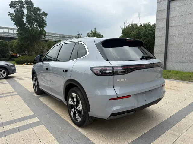 Geely Galaxy E5 — Фото автомобиля 15