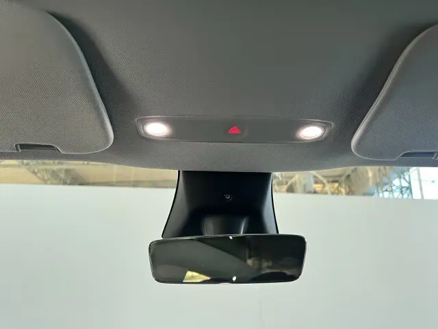 Tesla Model Y — Фото автомобиля 18