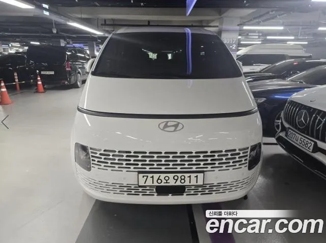 Фотография автомобиля — Hyundai Staria