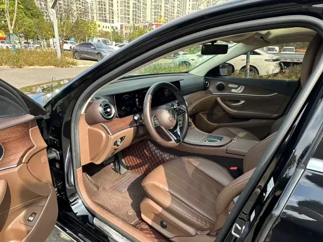 Mercedes-Benz E-Class — Фото автомобиля 7