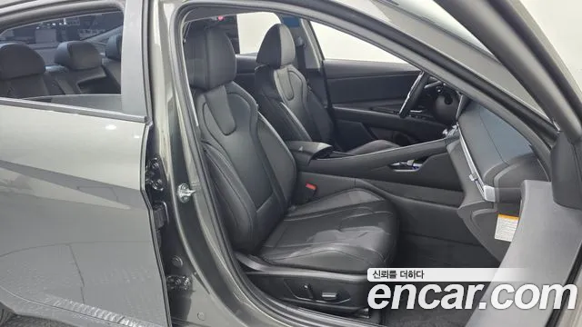 Hyundai Avante CN7 — Фото автомобиля 16