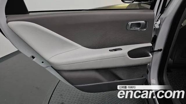 Hyundai Ioniq 6 — Фото автомобиля 14