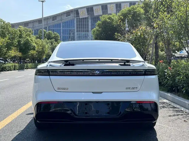Dongfeng eπ 007 — Фото автомобиля 5