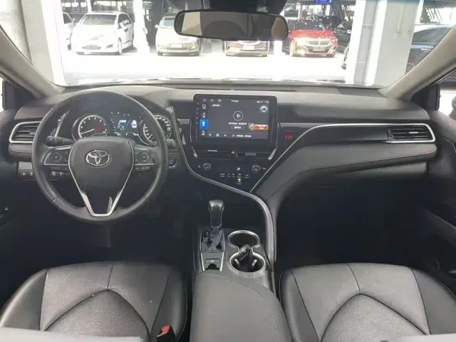 Toyota Camry — Фото автомобиля 6