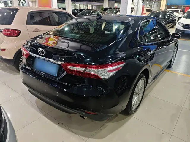 Toyota Camry — Фото автомобиля 6
