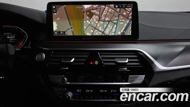 BMW 5 Series G30 — Фото автомобиля 14