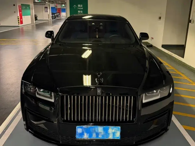 Rolls-Royce Ghost — Фото автомобиля 3
