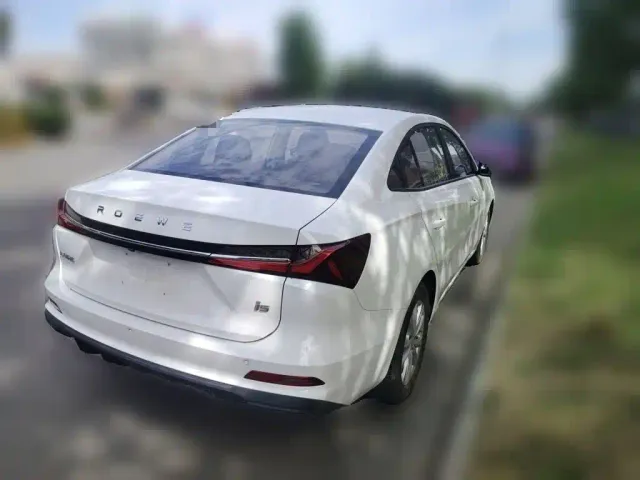 Roewe i5 — Фото автомобиля 4