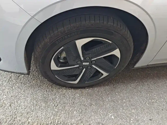 Geely Galaxy L6 — Фото автомобиля 22