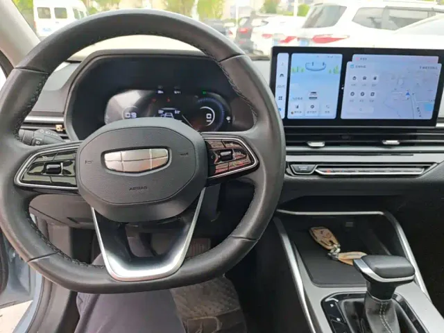 Geely Emgrand — Фото автомобиля 9