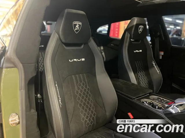 Lamborghini Urus — Фото автомобиля 13