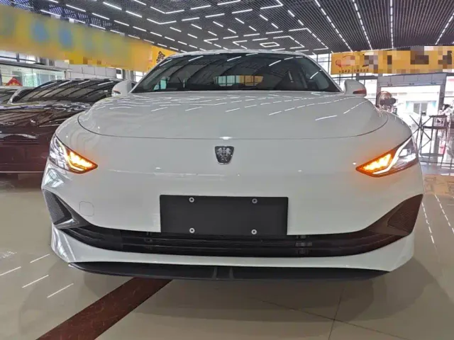 Roewe D7 — Фото автомобиля 2