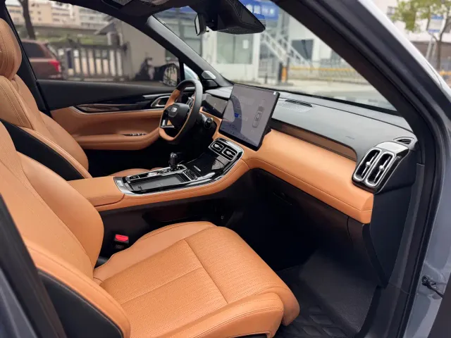 Geely Boyue L — Фото автомобиля 30