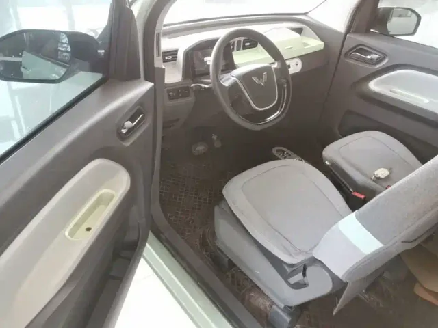 Wuling Hongguang Mini EV — Фото автомобиля 15