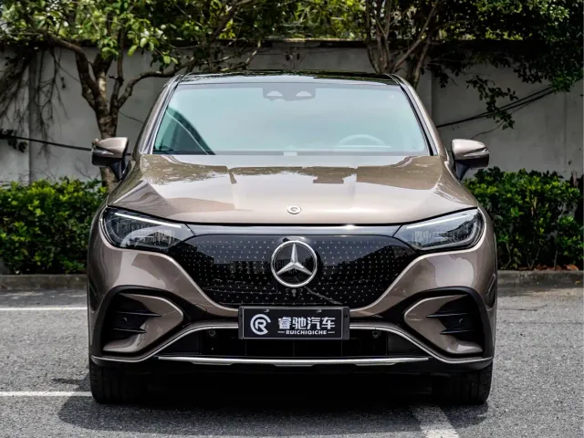 Mercedes-Benz EQE SUV — Фото автомобиля 2