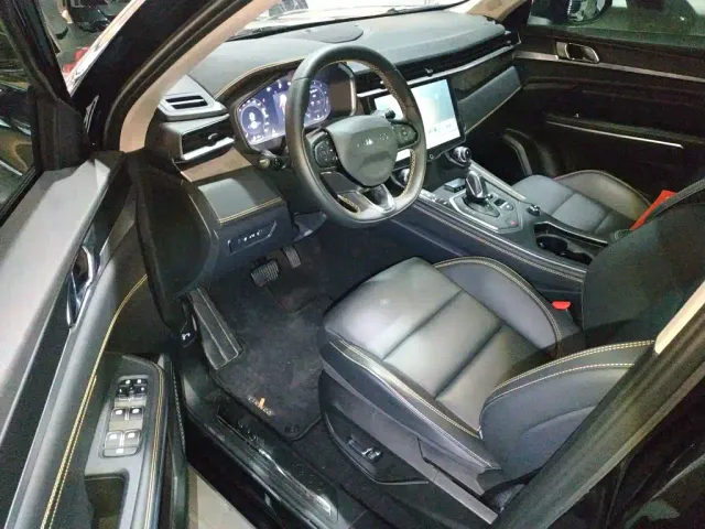 Lynk & Co 01 — Фото автомобиля 15