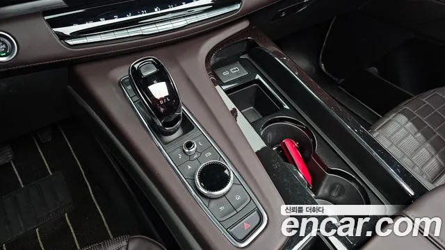 Cadillac Escalade Generation 5 — Фото автомобиля 9