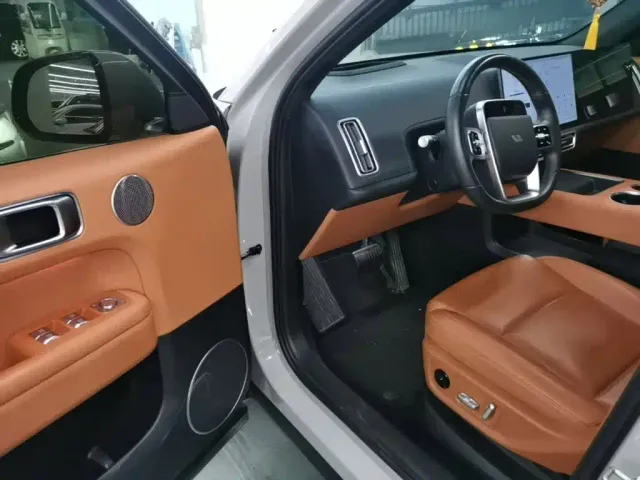 Li Auto L6 — Фото автомобиля 15