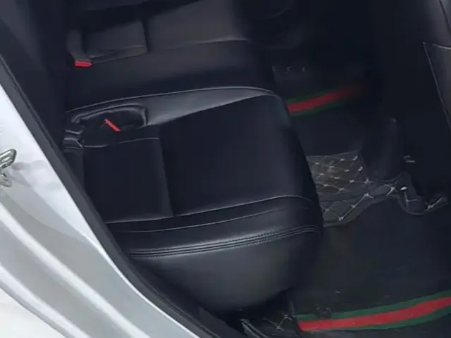 Honda Fit — Фото автомобиля 9