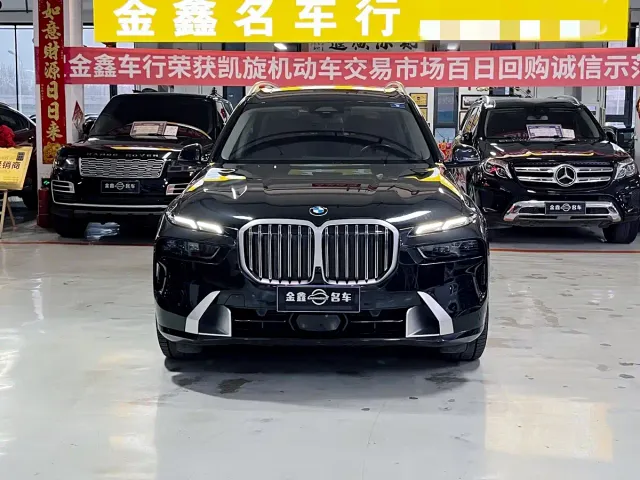 BMW X7 — Фото автомобиля 2