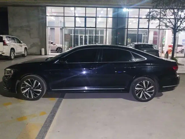 Volkswagen Passat — Фото автомобиля 3