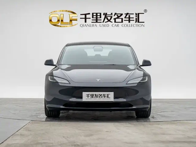 Tesla Model 3 — Фото автомобиля 5