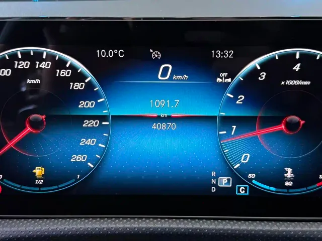 Mercedes-Benz A-Class — Фото автомобиля 12