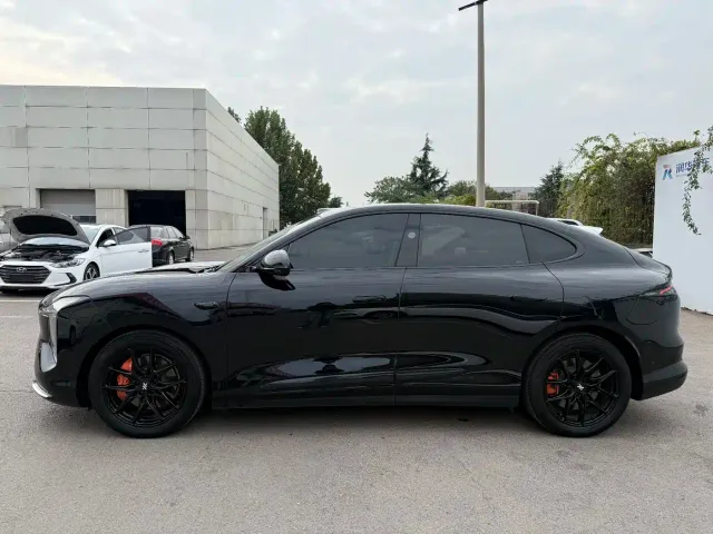IM Motors LS6 — Фото автомобиля 3