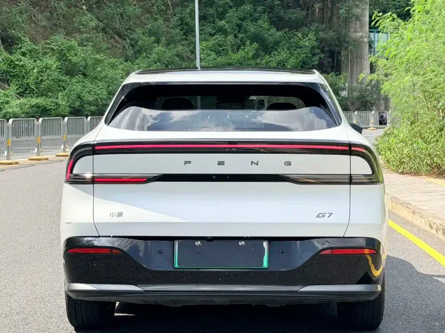 Xpeng G7 — Фото автомобиля 13