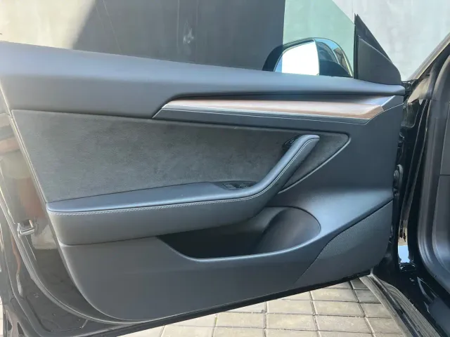 Tesla Model 3 2022 Performance High-Performance AWD — Фото автомобиля 15