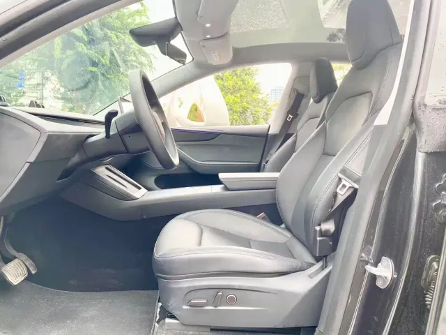 Tesla Model Y — Фото автомобиля 4