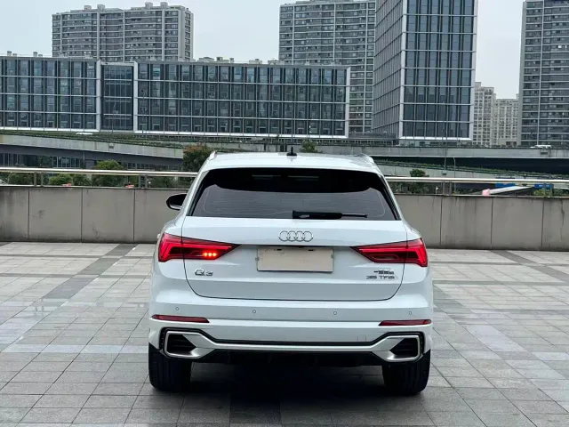 Audi Audi Q3 2024 35 TFSI Fashion Sport — Фото автомобиля 10